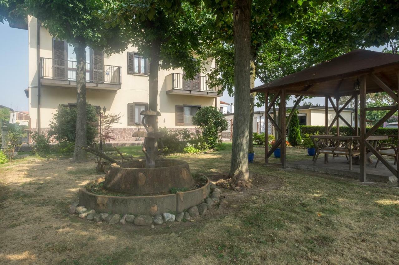Bareggio B&B Le Camelie المظهر الخارجي الصورة