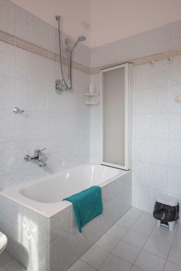 Bareggio B&B Le Camelie المظهر الخارجي الصورة