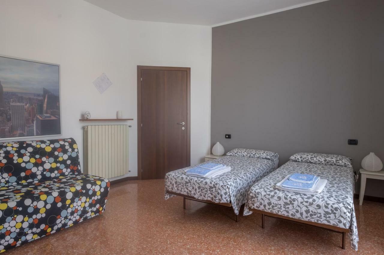 Bareggio B&B Le Camelie المظهر الخارجي الصورة
