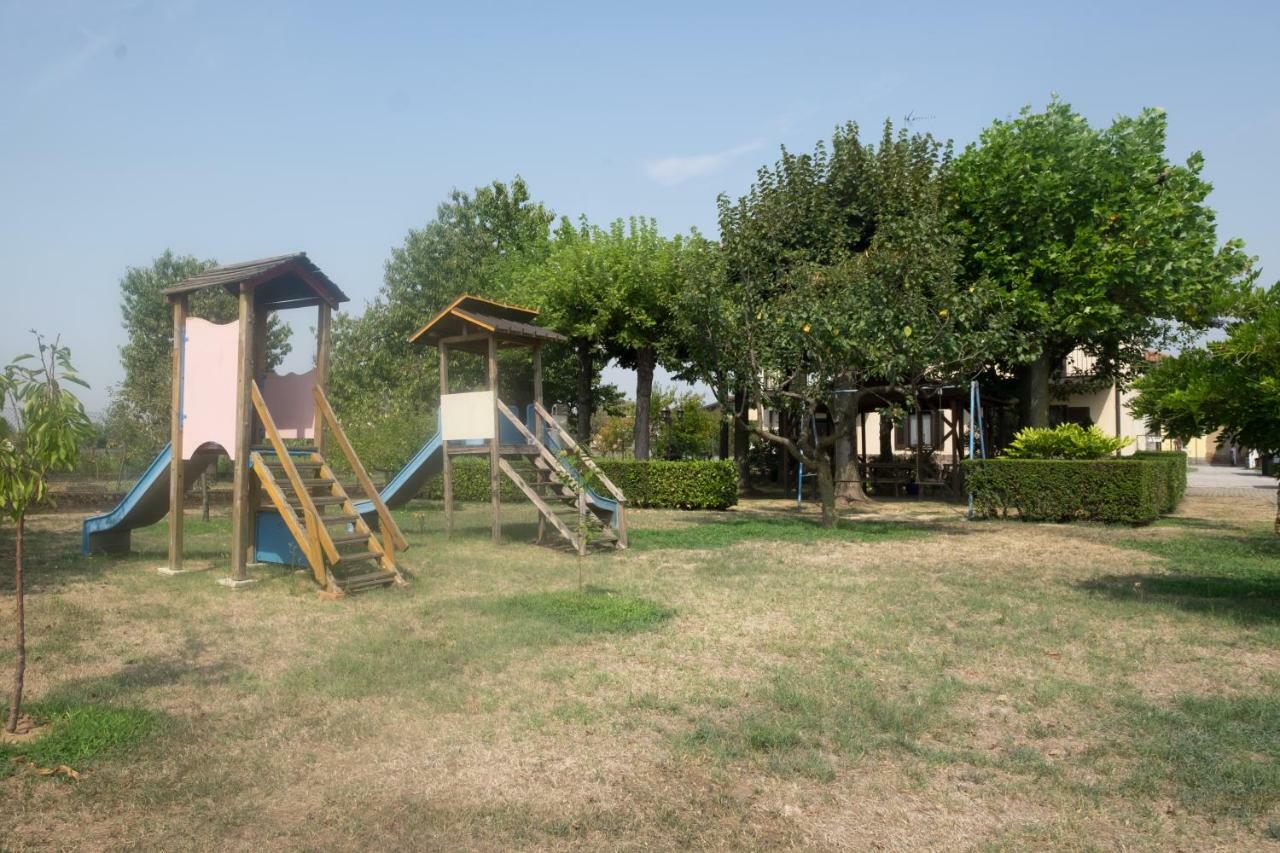 Bareggio B&B Le Camelie المظهر الخارجي الصورة